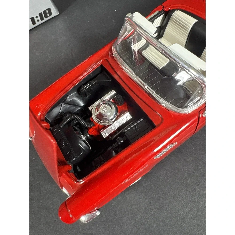 Road Signature Leather Series 1957 Ford Thunderbird Convertible Red 1:18
